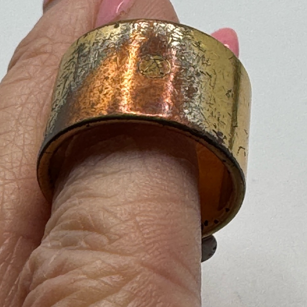 Gorgeous Rare Louis Vuitton Essential Ring Size 6 (Model: ldhh205 g7600752 - Picture 11 of 13